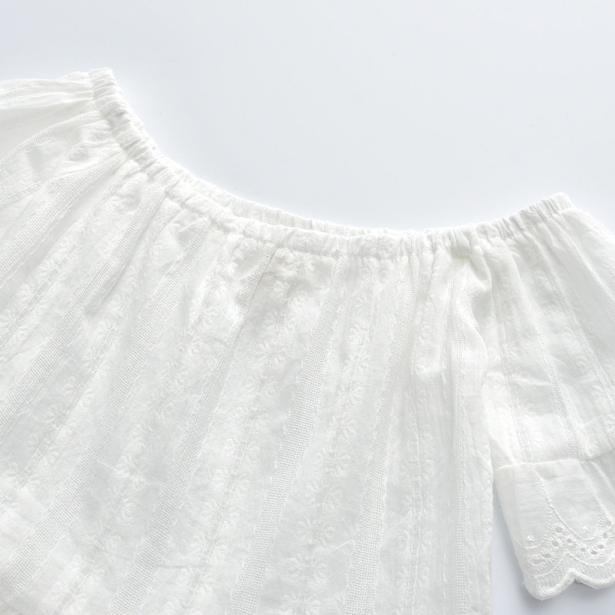 Ensemble jean en dentelle et perles pour fille