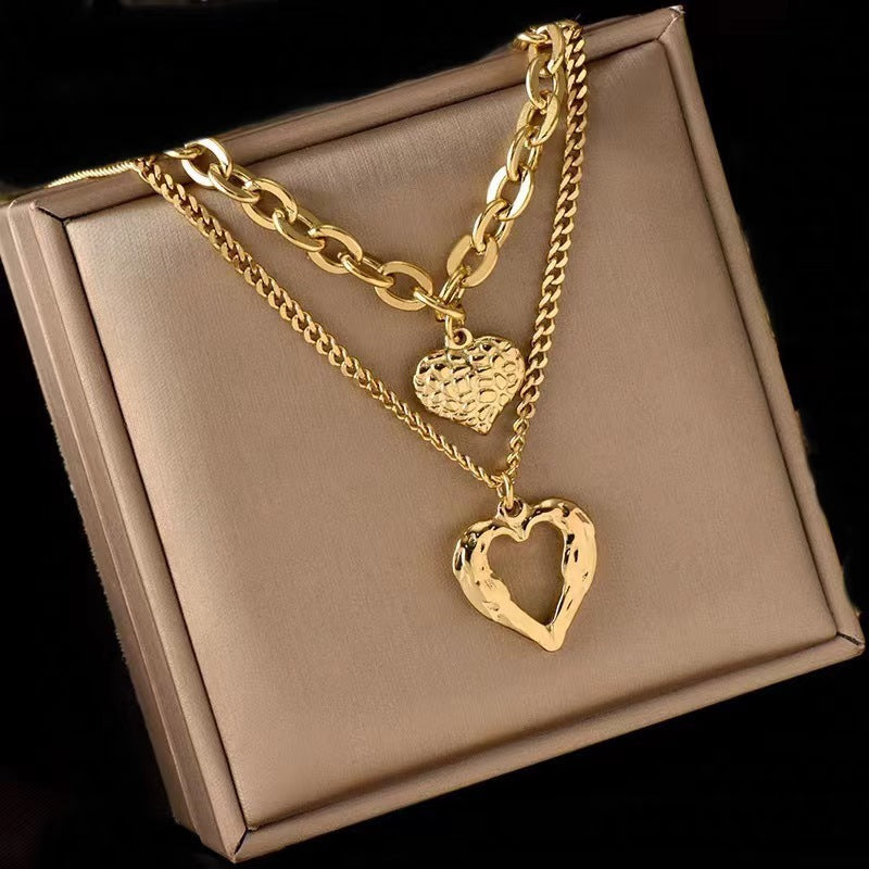 Collier en acier titane avec ailes d'ange et pendentif en forme de cœur pour femme, accessoire de fête, bijou tendance de haute qualité, idéal comme cadeau