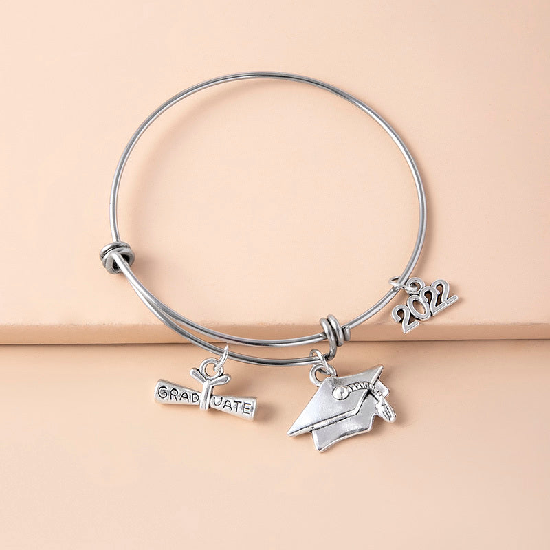 Bracelet à breloques en acier inoxydable pour femme, accessoire de bijouterie et de remise de diplôme